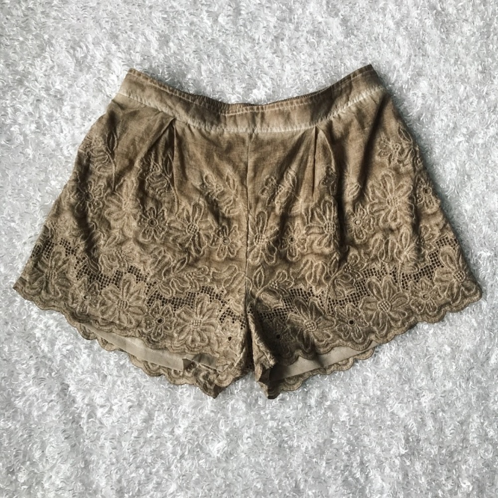Taupe vintage-wash crochet shorts